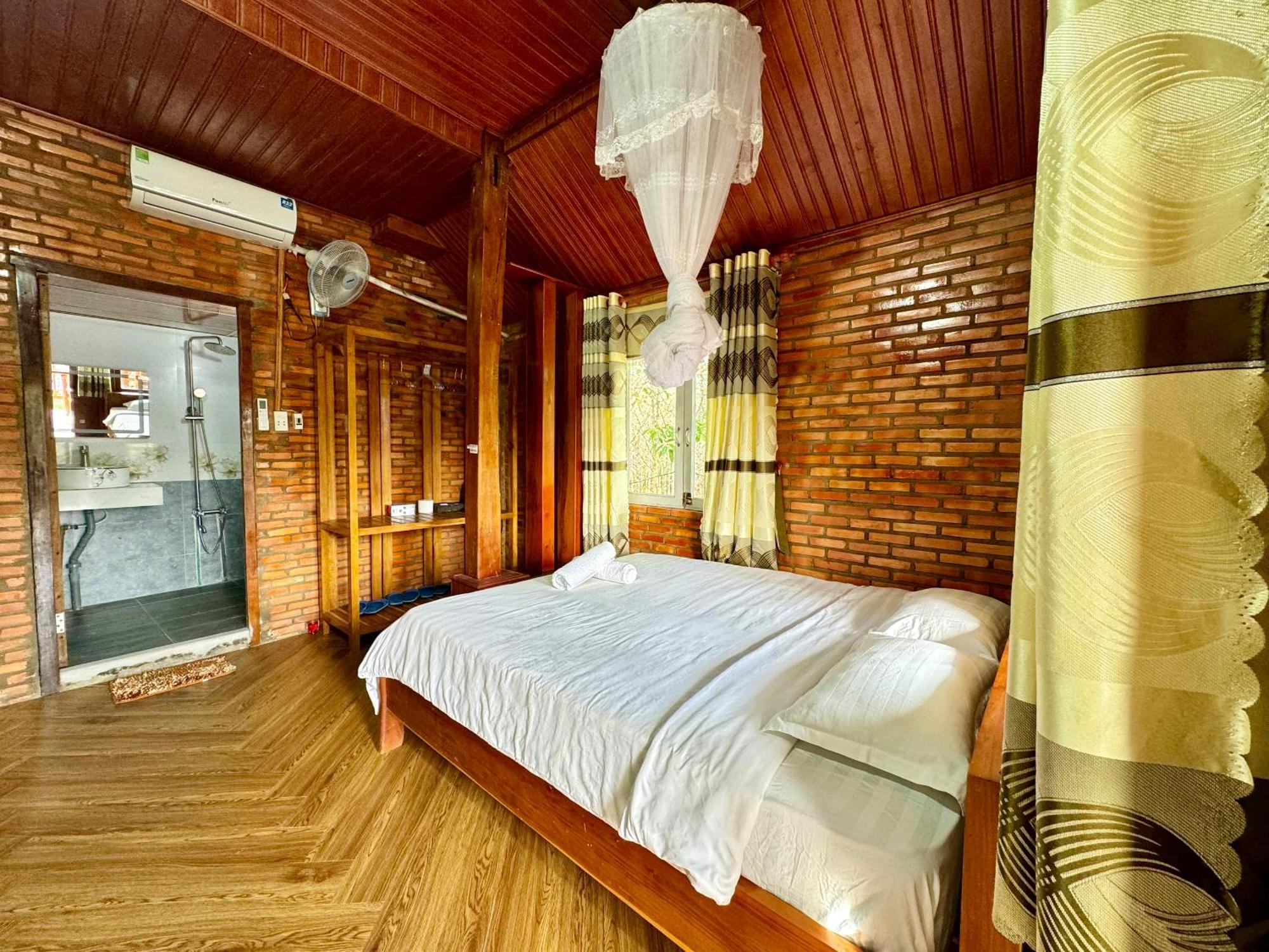 Lava Rock Viet Nam Lodge Anhfly Resort Nam Cat Tien Exterior photo