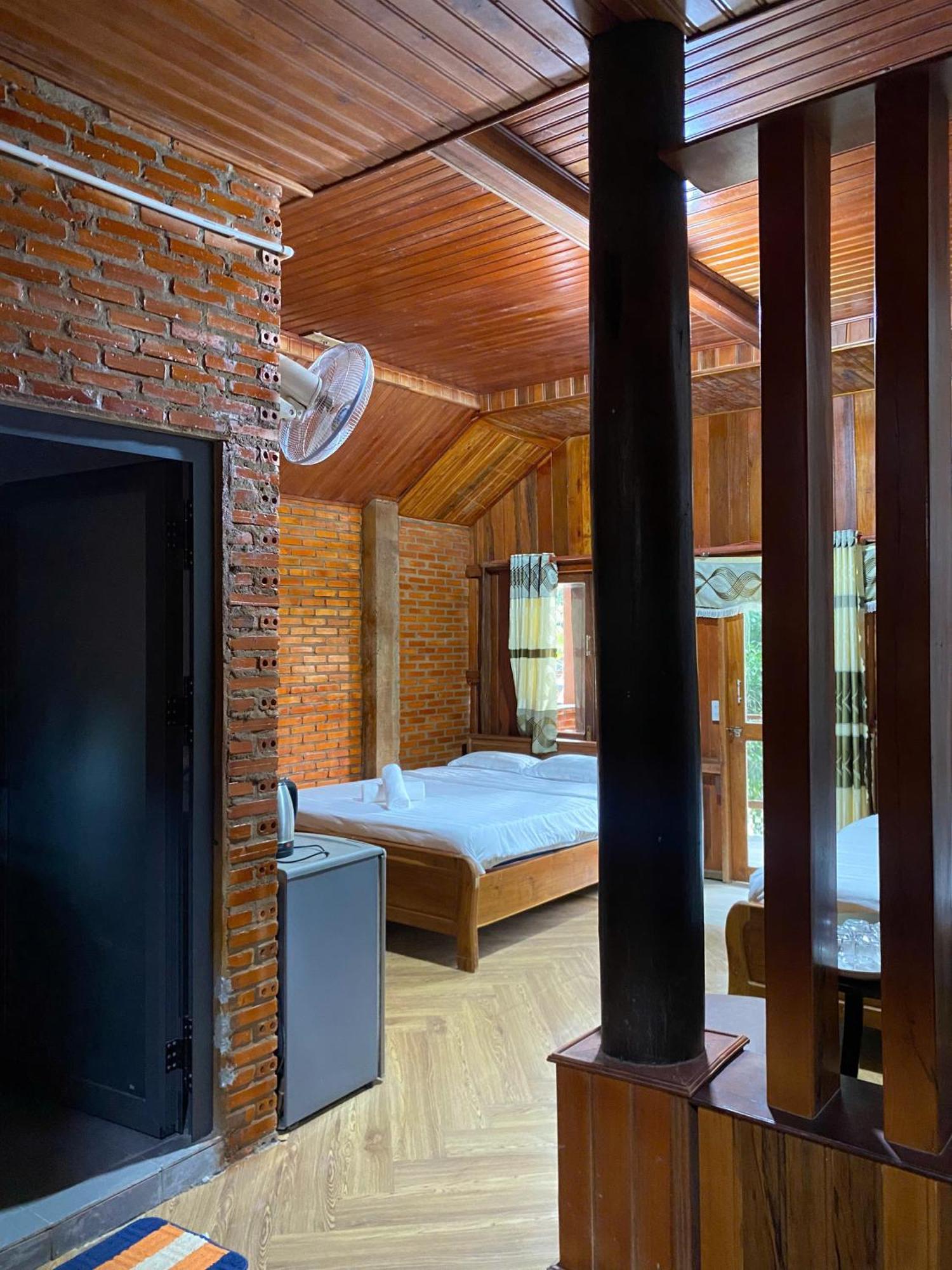 Lava Rock Viet Nam Lodge Anhfly Resort Nam Cat Tien Exterior photo