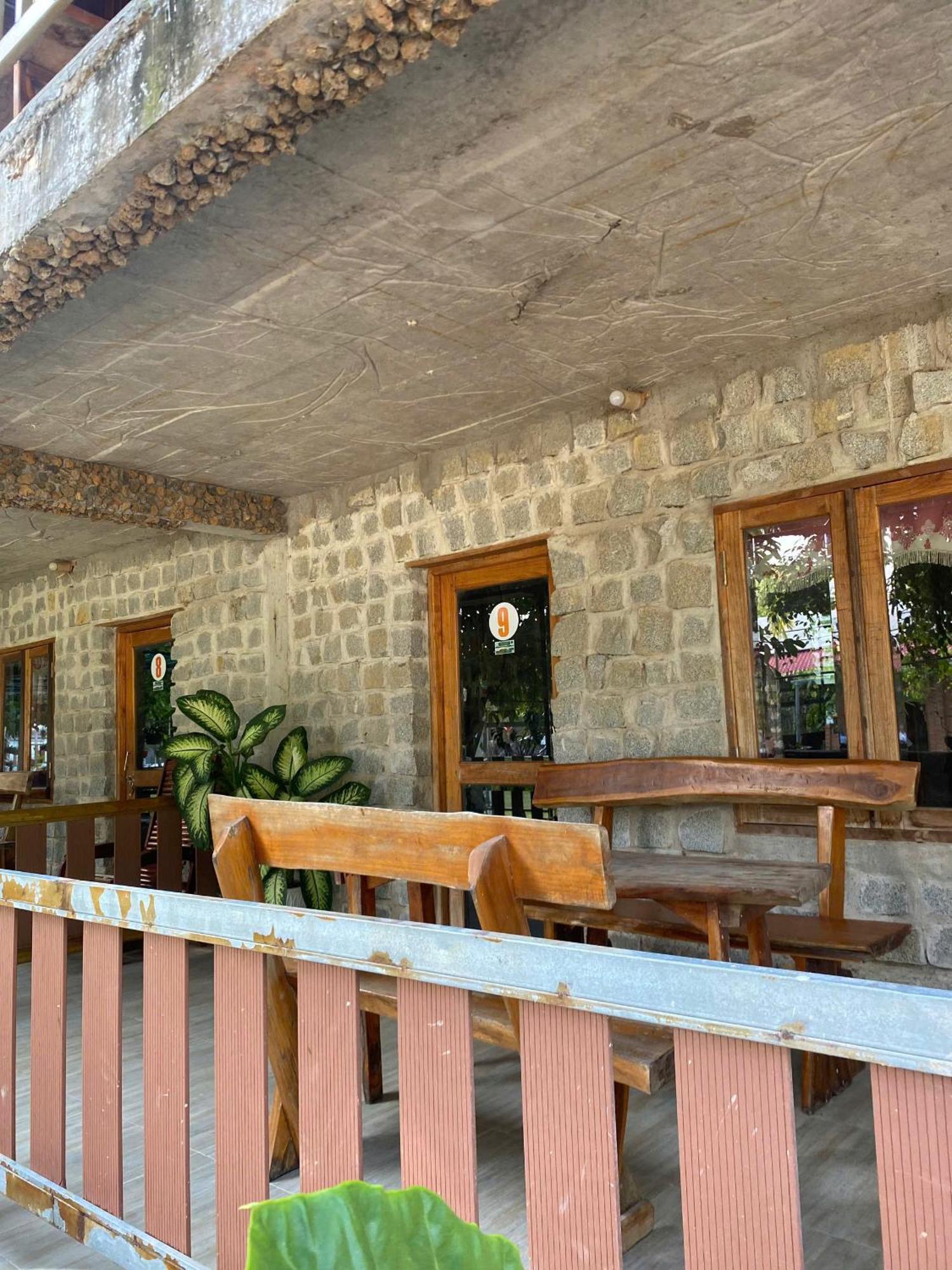 Lava Rock Viet Nam Lodge Anhfly Resort Nam Cat Tien Exterior photo